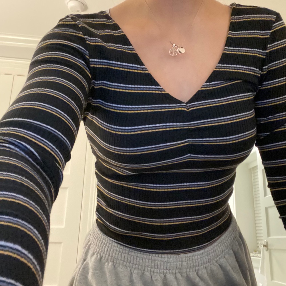 Really cute long sleeve pacsun top